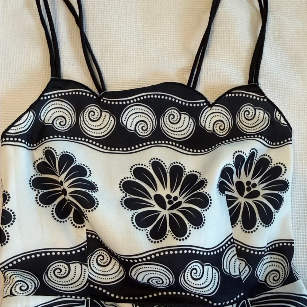 Commense Mini Scalloped Edges Lace Up Sea Shells Size XS NWT - Picture 3 of 15